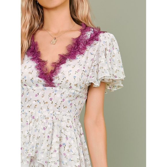 White Ditsy Floral Flounce Lace Trim Ruffle Romper - Picture 4 of 6